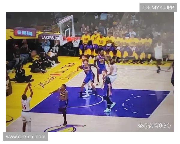 快船背靠背拼尽仍憾负湖人弹尽